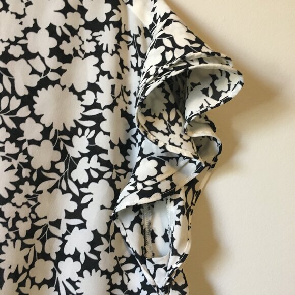 Denver Hayes B&W Floral Chiffon Flutter Sleeve Tie Hem Button Up Blouse - Picture 5 of 16